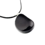 Black onyx pendant – Pebble