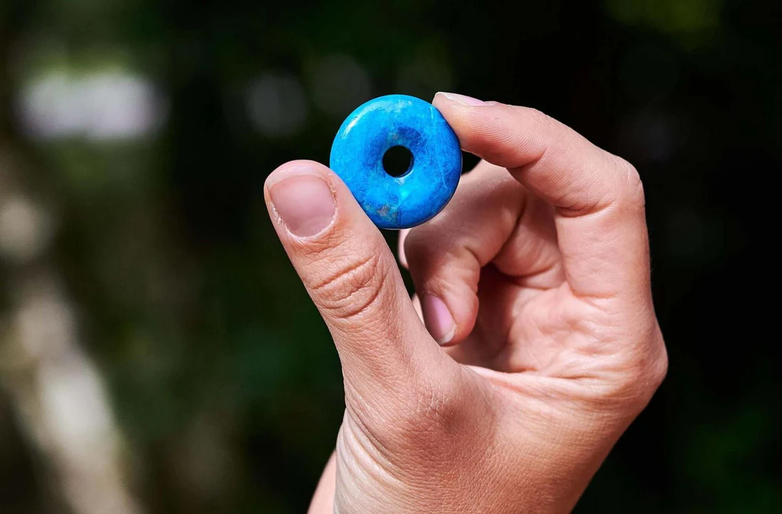 dyed-howlite-pendant-donut-30mm-646493-sw Dyed Howlite pendant – Donut 30mm - Image 1
